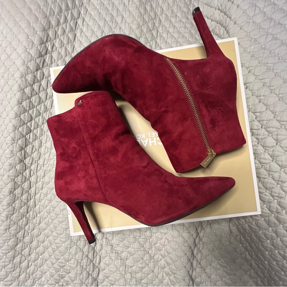 Elegant Dorothy Flex Micheal Kors Mid Bootie Maroon Suede